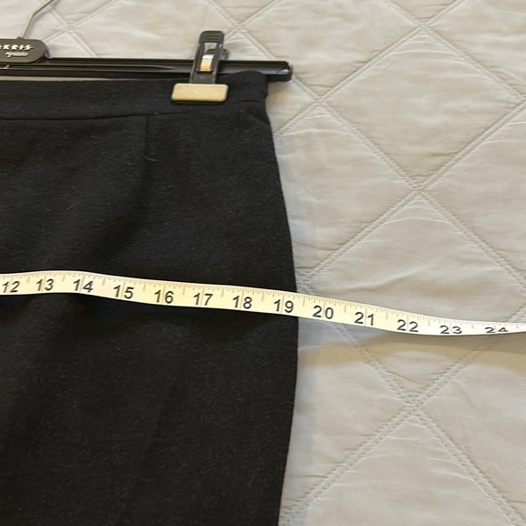 Dark grey cashmere pencil skirt - Picture 2 of 3